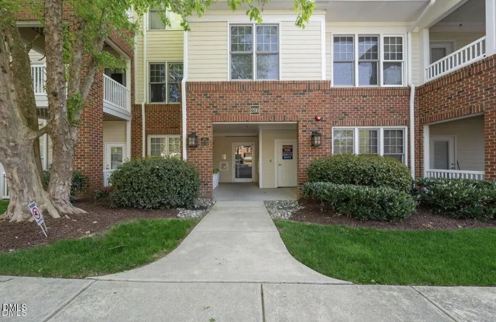 225 Waterford Lake Drive, Cary