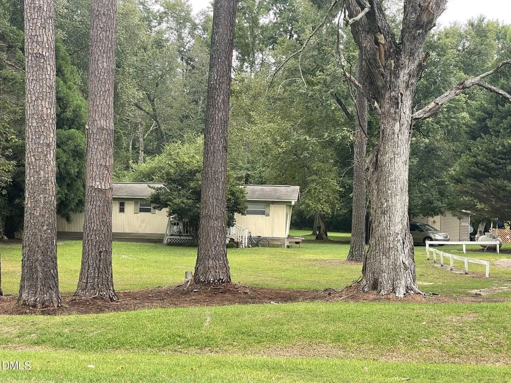 644 Young Road, Angier