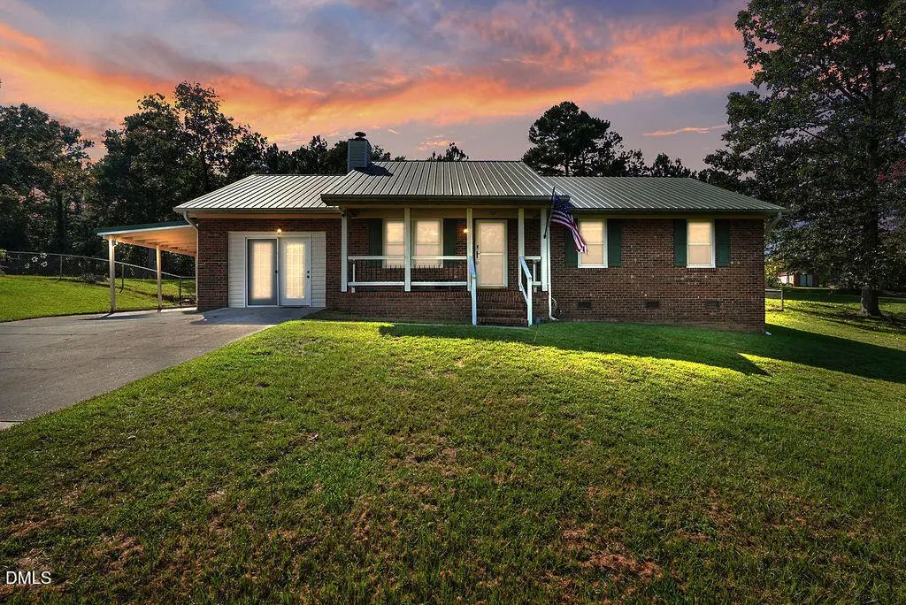 90 Oakridge Avenue, Spring Lake