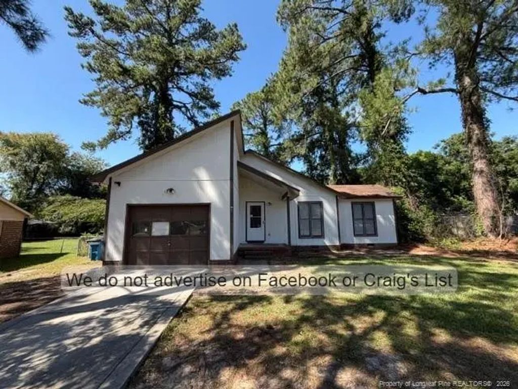 1106 Thornwood Place, Fayetteville