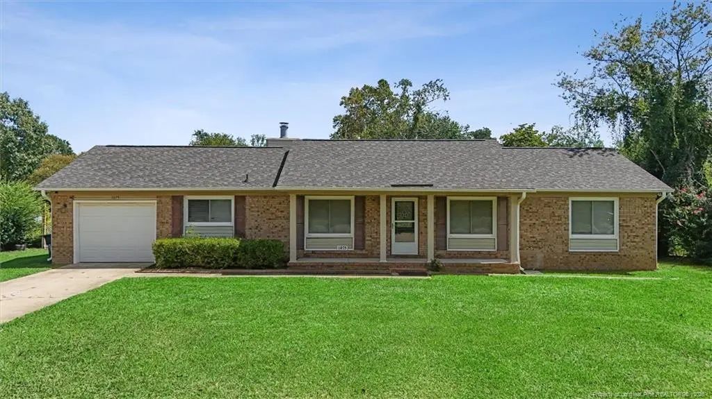 1075 Pleasant Oak Drive, Fayetteville