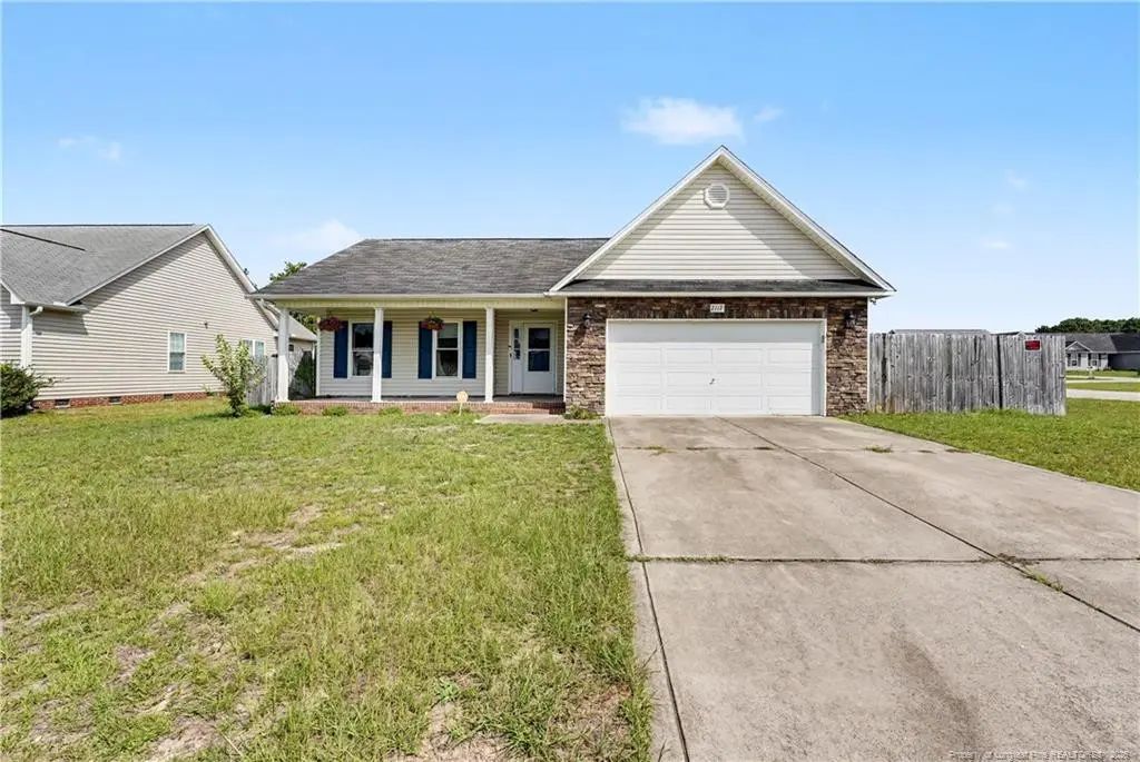 2117 Feathercombe Court, Fayetteville