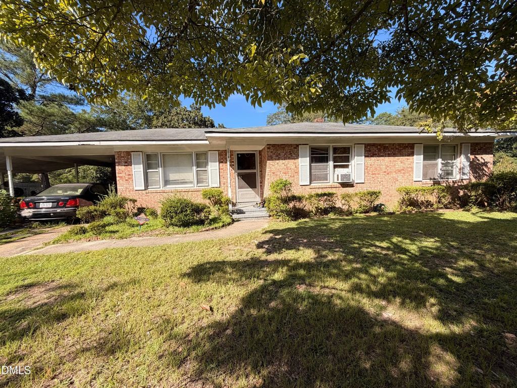 2010 Biltmore Drive, Fayetteville