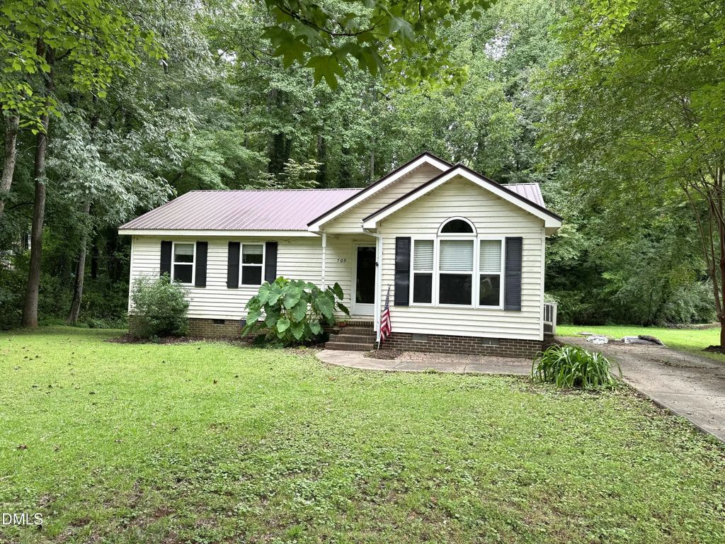 709 N Fir Avenue, Siler City