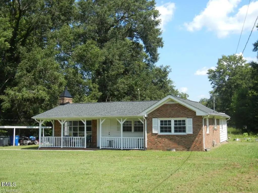 511 N Nc Highway 100, Whitsett