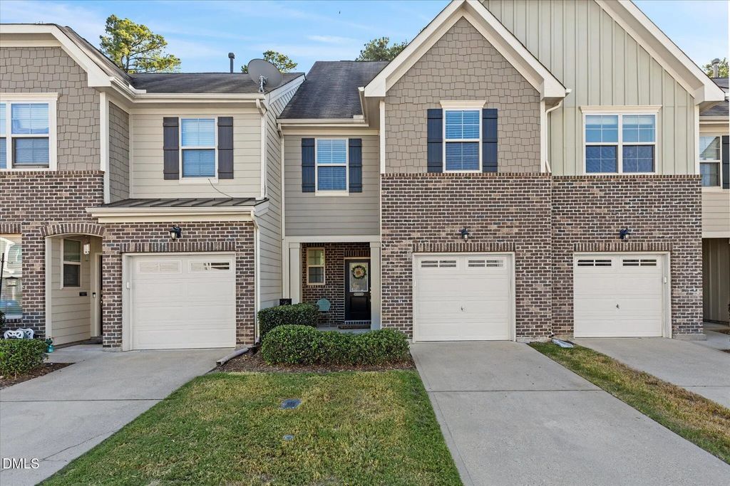 10007 Lynnberry Place, Raleigh