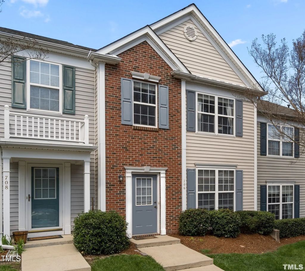 706 Canyon Lake Circle, Morrisville