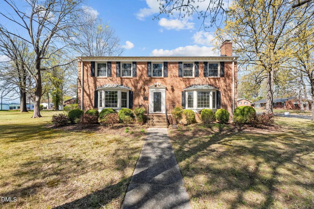 301 Jones Street, Graham