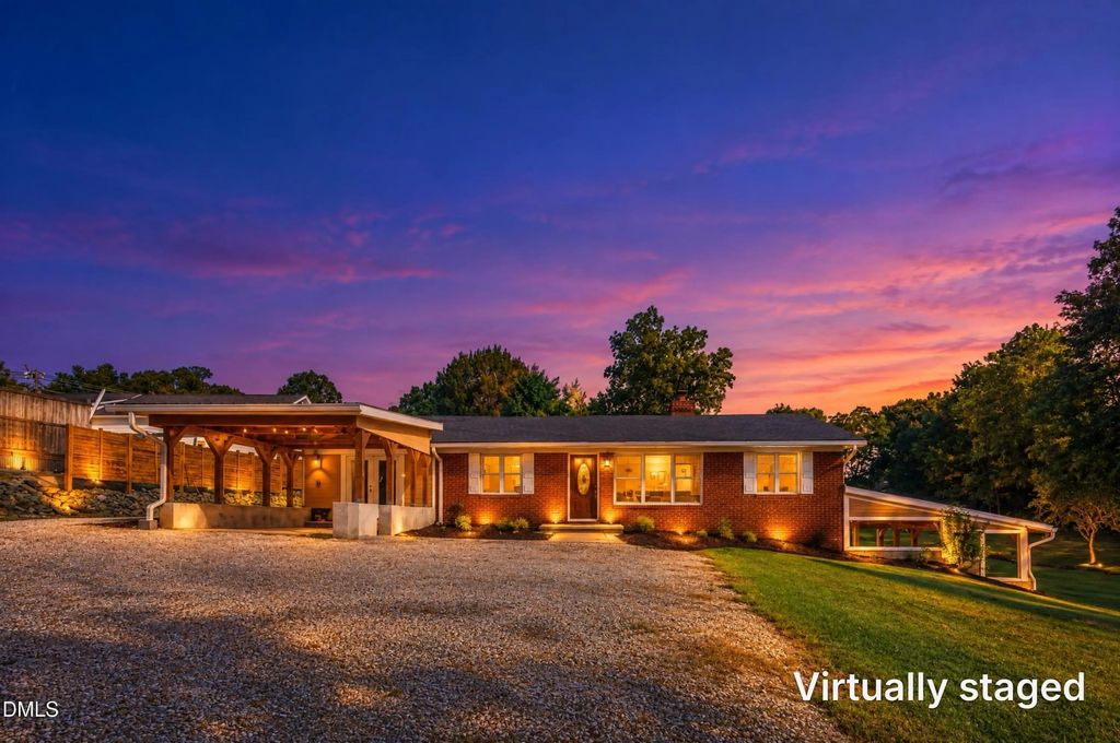 624 W Gilbreath Street, Graham