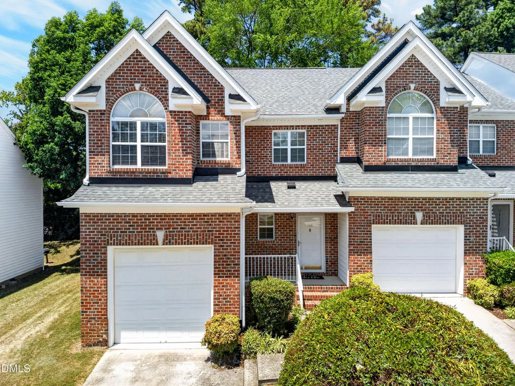108 Grande Meadow Way, Cary