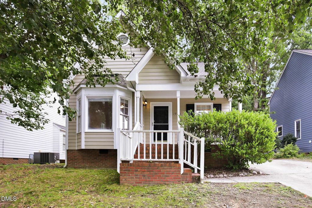 1920 Jupiter Hills Court, Raleigh