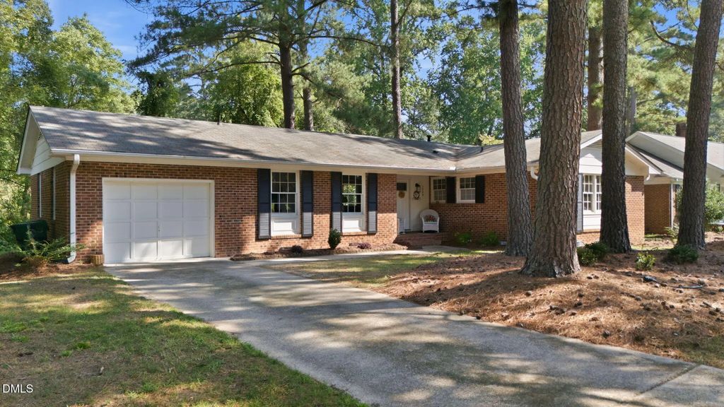 1004 Edgebrook Drive, Garner