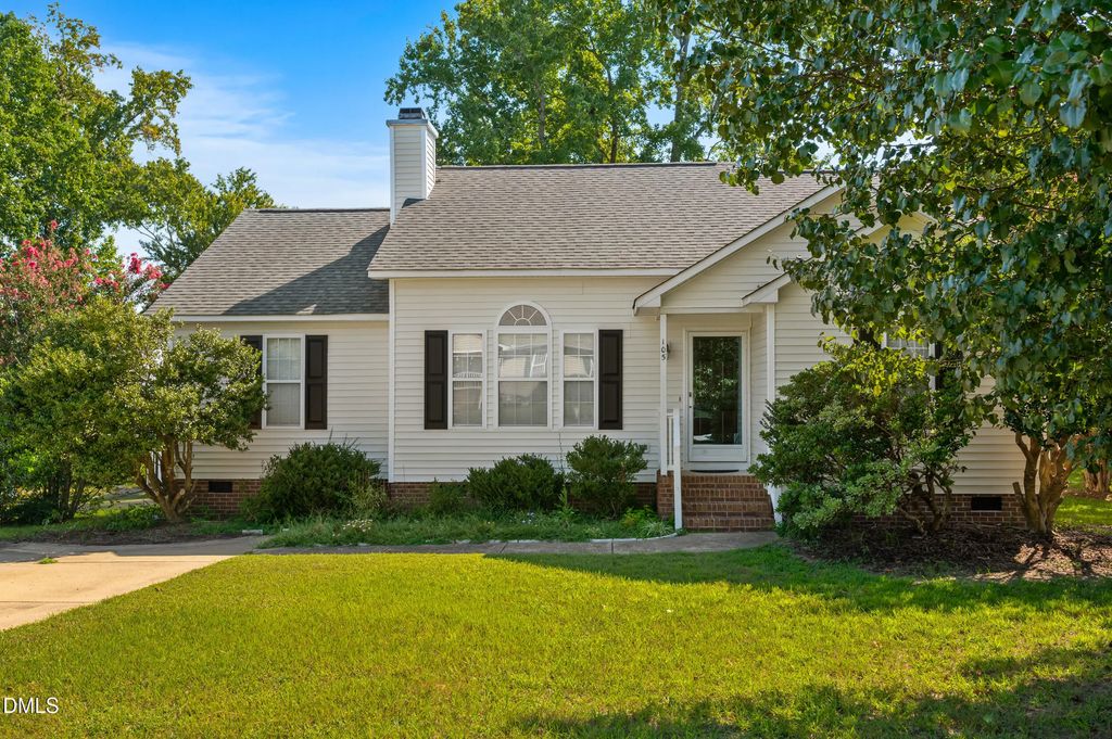 105 Mckenzie Circle, Clayton
