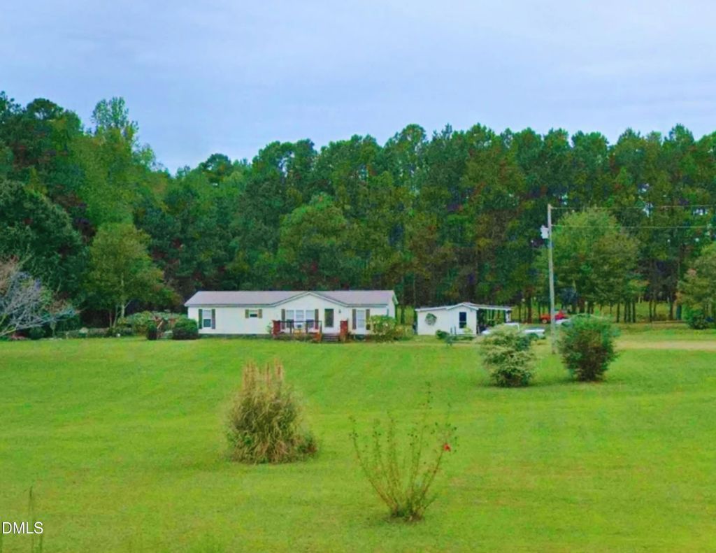 8482 State Highway 27 W, Lillington