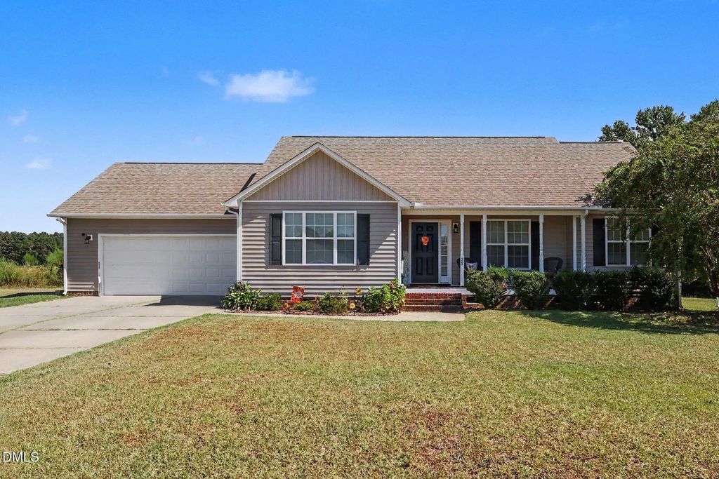 25 Lawrence Court, Smithfield