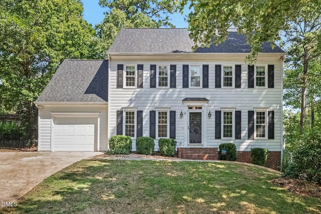 203 Silvercliff Trail, Cary
