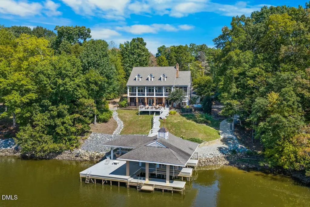 1056 S Landing Drive, Leasburg