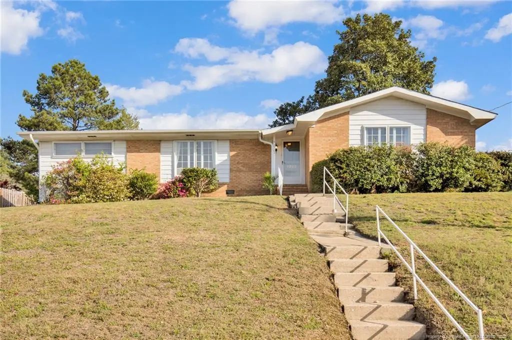 2702 Dartmouth Drive, Fayetteville