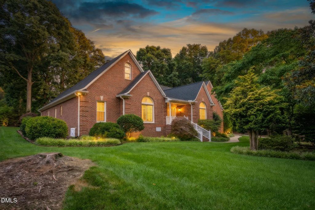 2708 Sturbridge Court, Burlington