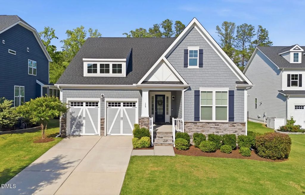 129 Treeline Court, Holly Springs