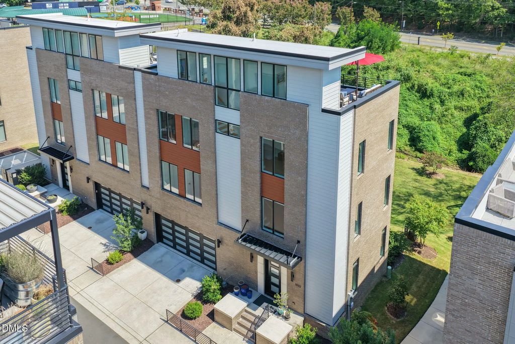 1022 Manor Way 1022, Durham