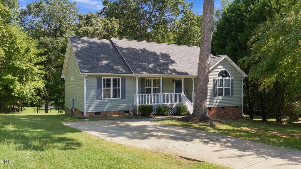 109 Darfield Court, Clayton