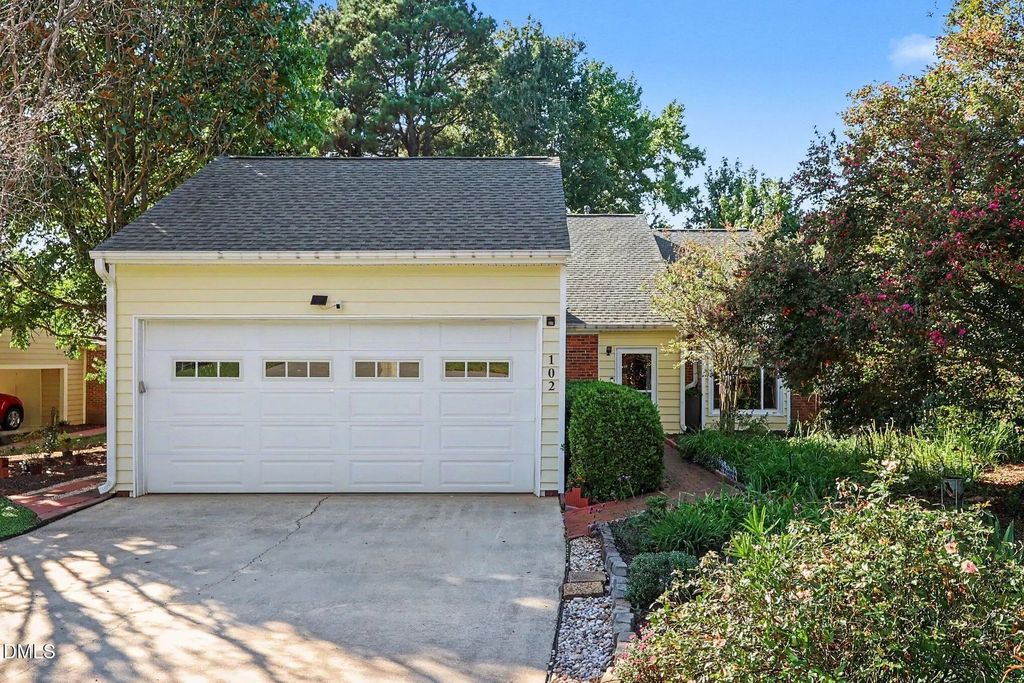 102 Forest Hills Court, Cary