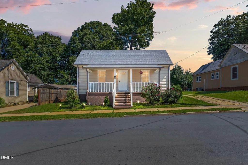 928 E Davis Street, Burlington