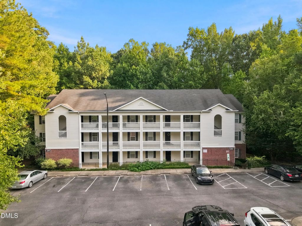 2801 Trailwood Pines Lane, Raleigh