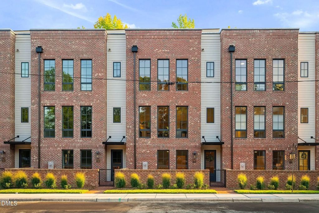 1701 W Club Boulevard, Durham