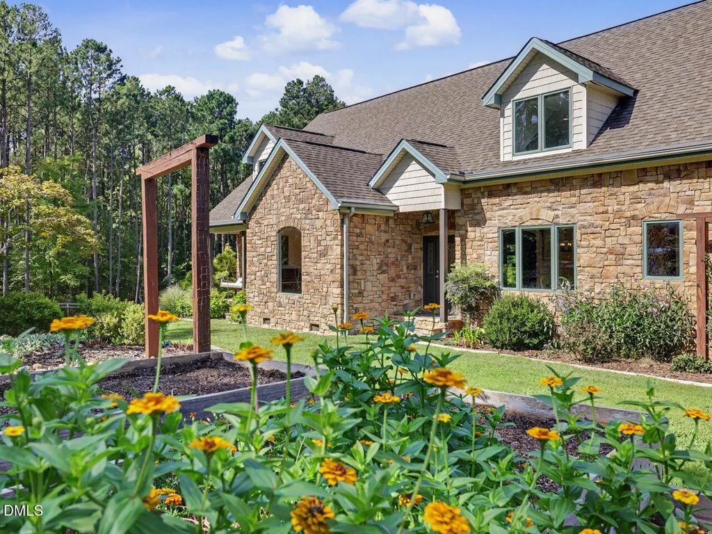 1101 New Hope Church Road, Apex