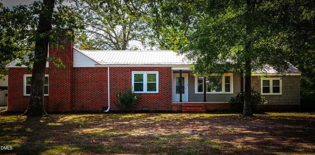 2815 W 3rd Street, Siler City