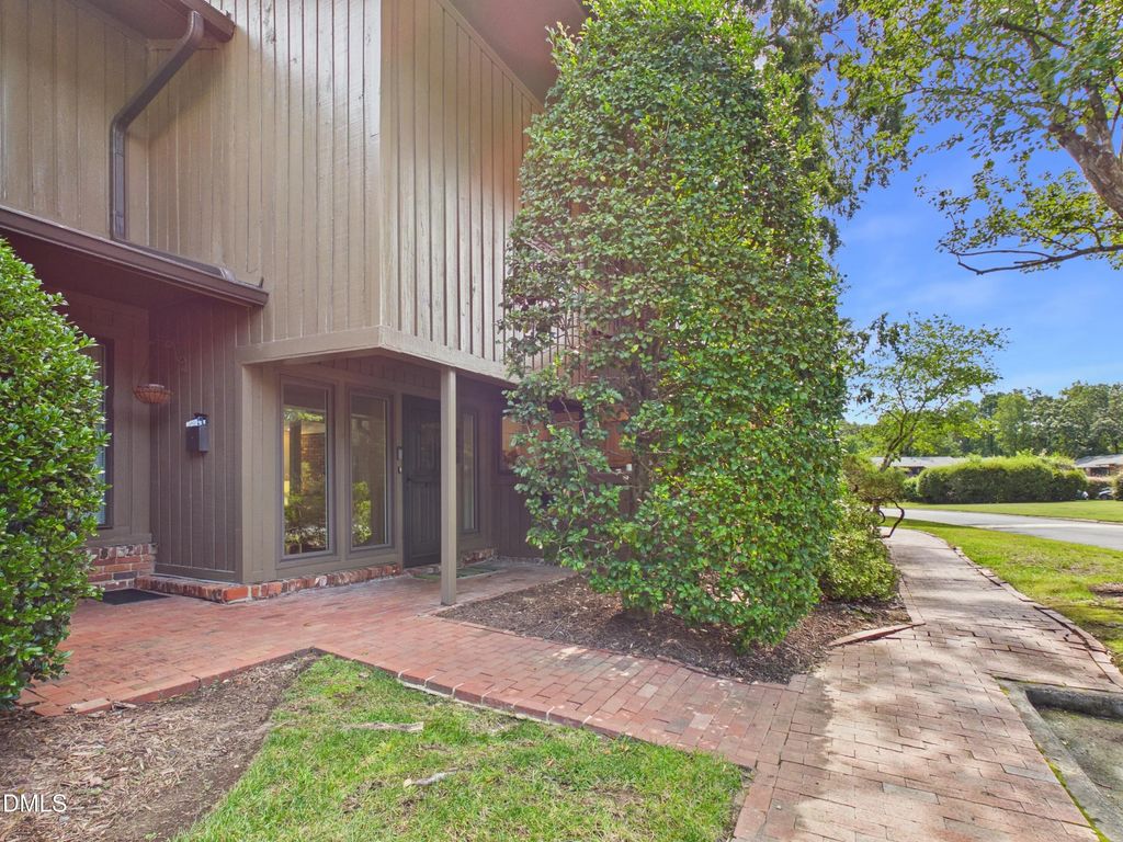 1407 Oak Tree Drive 1407, Chapel Hill