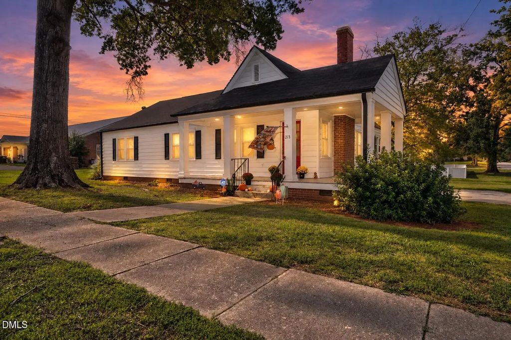 213 N Walnut Street, Spring Hope