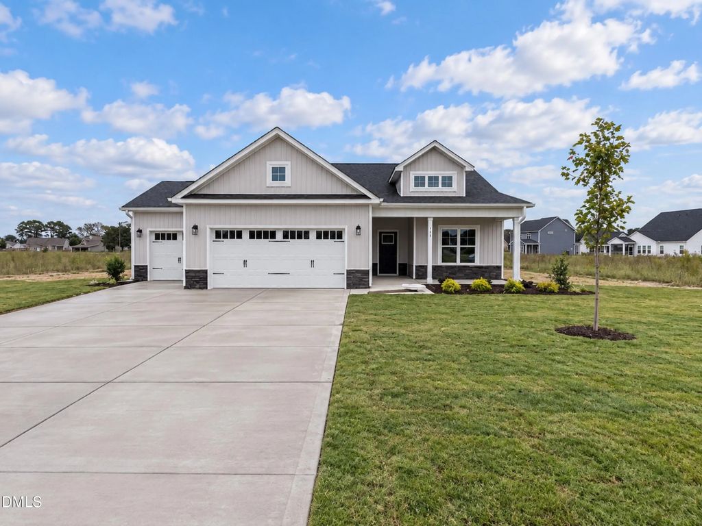 304 Hudson Vlg Drive (24), La Grange