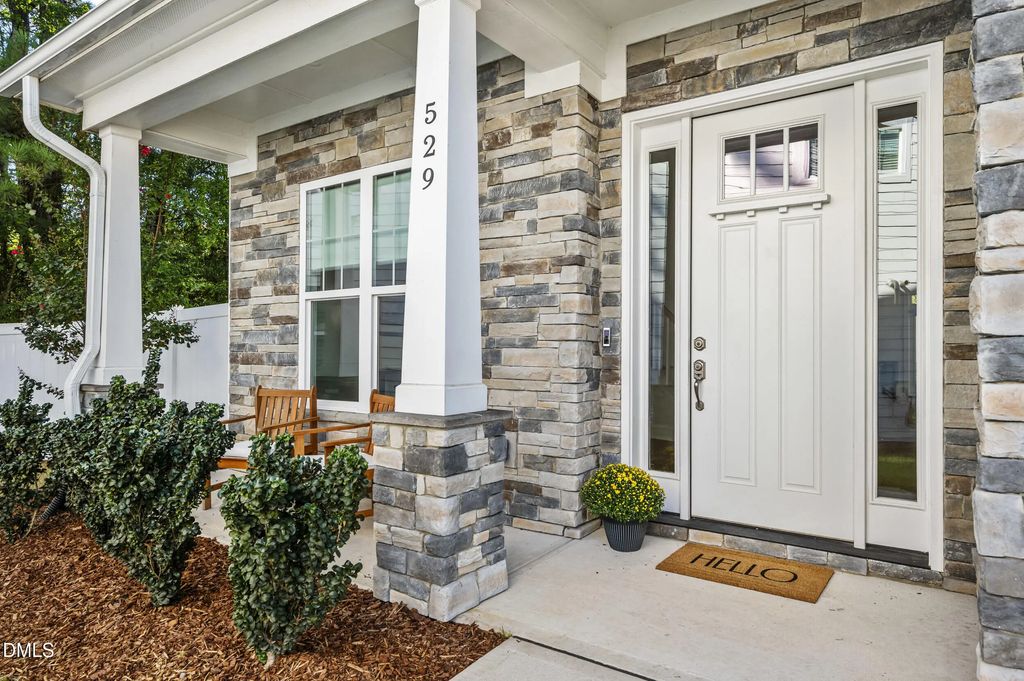 529 Kings Lake Way, Durham