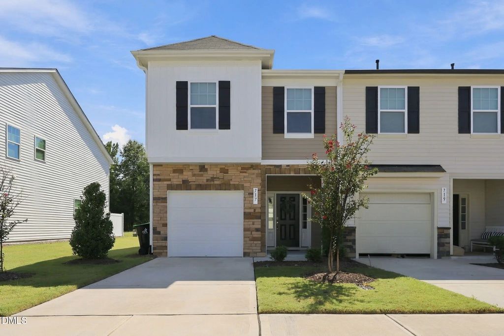 717 Ridge Cliff Lane, Zebulon