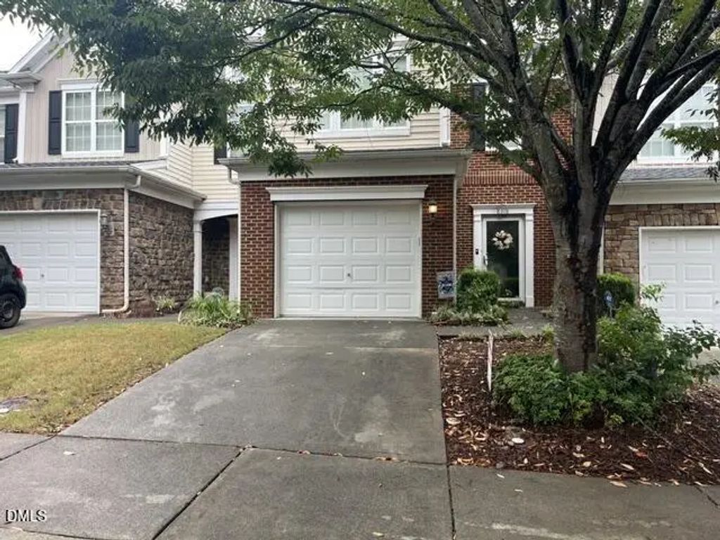 8318 Pilots View Drive, Raleigh