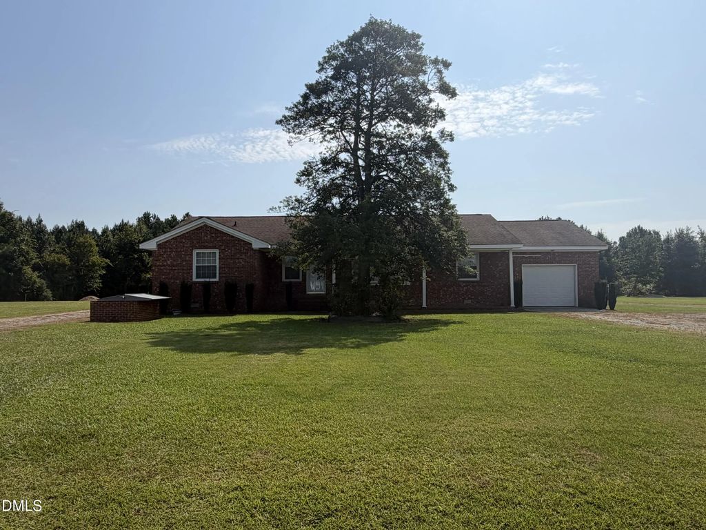 406 Woodruff Road, Selma