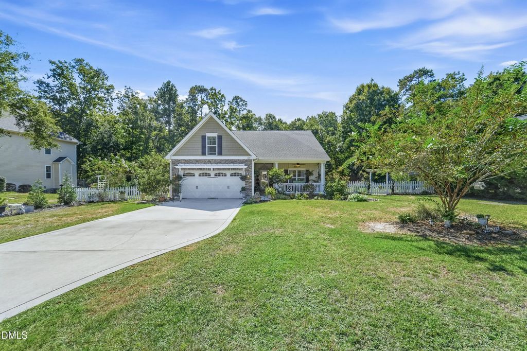 1407 Chadwick Shores Drive, Sneads Ferry