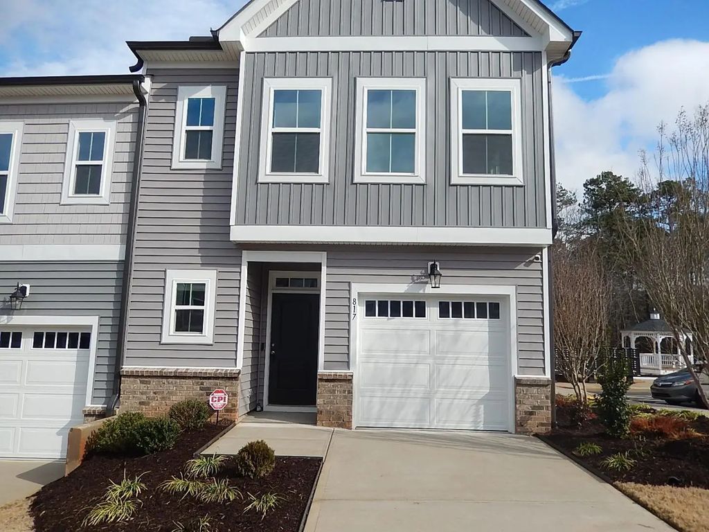 817 Oak Center Drive, Raleigh