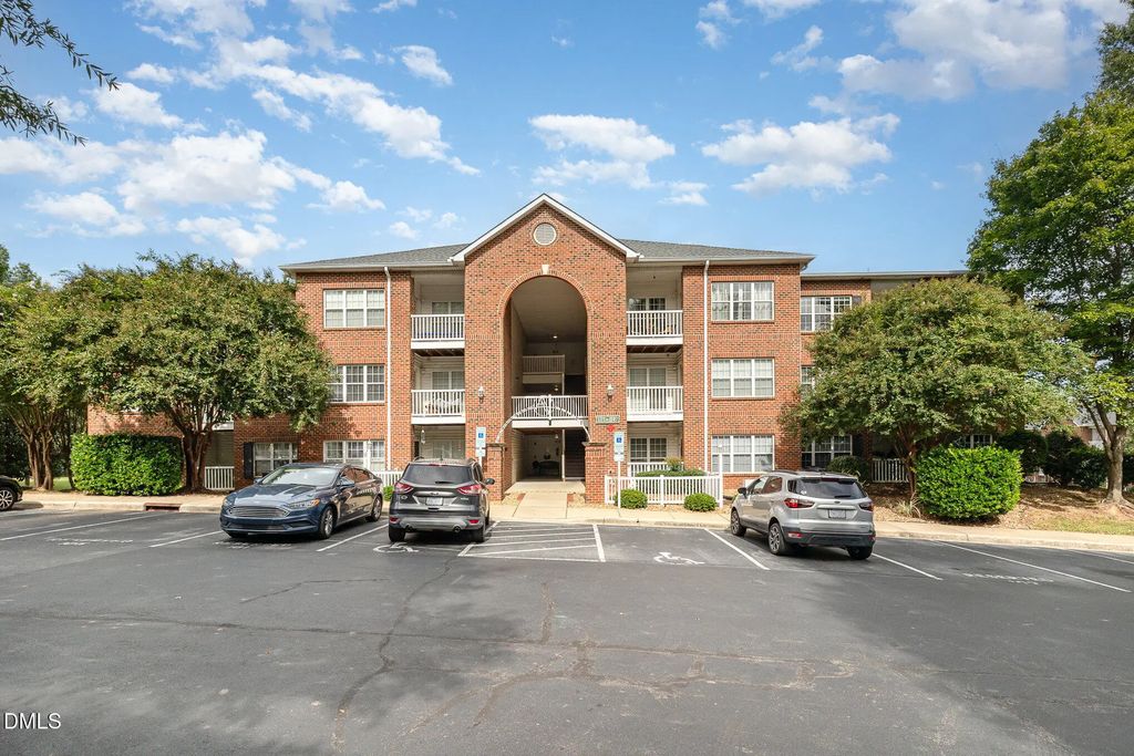 123 Sturbridge Drive, Clayton