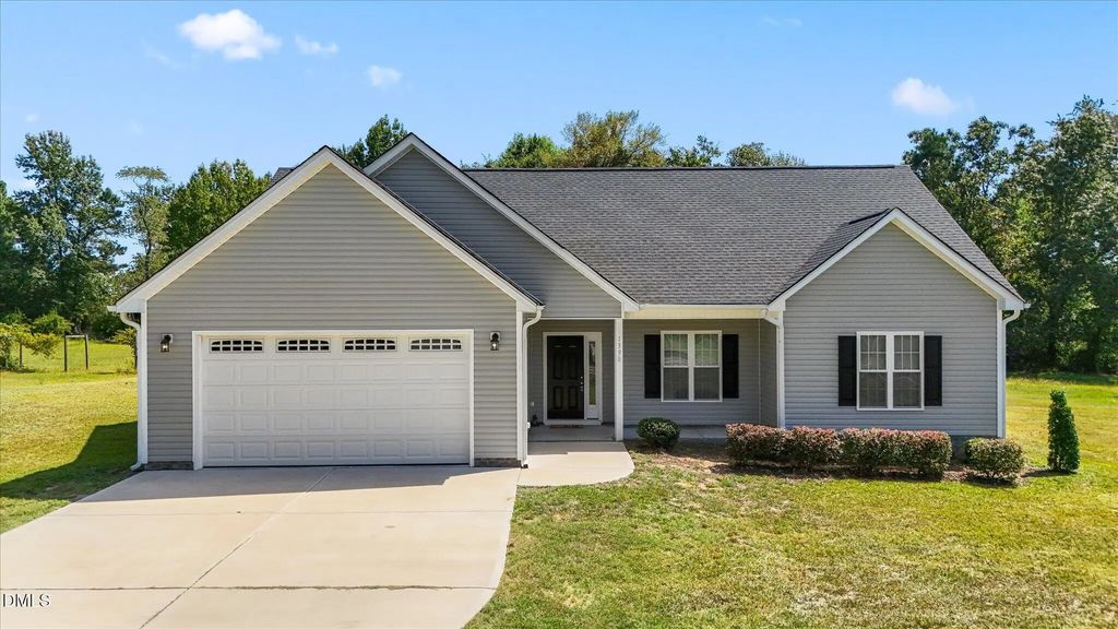 1390 Peach Farm Road, Lillington