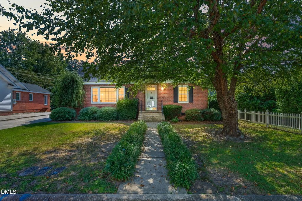 807 W Carr Street, Dunn
