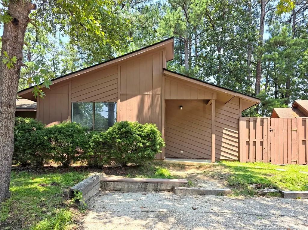 707 Hedgelawn Way, Fayetteville