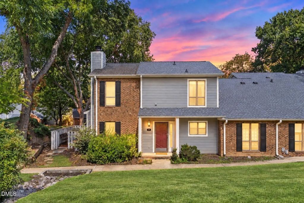 118 Clancy Circle, Cary