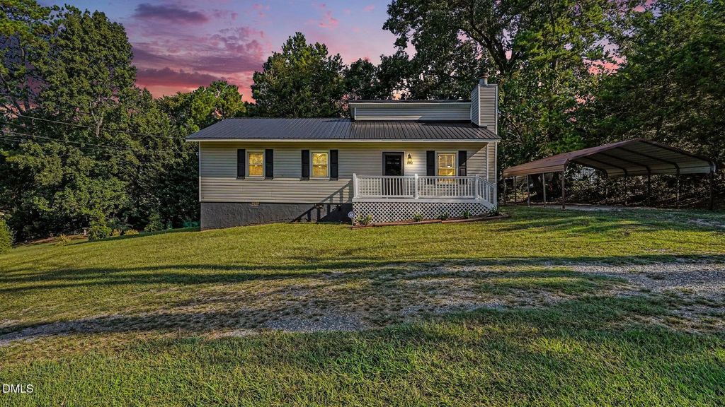 1812 N Chatham Avenue, Siler City