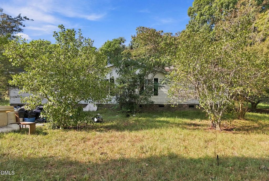 561 Schloss Road, Louisburg