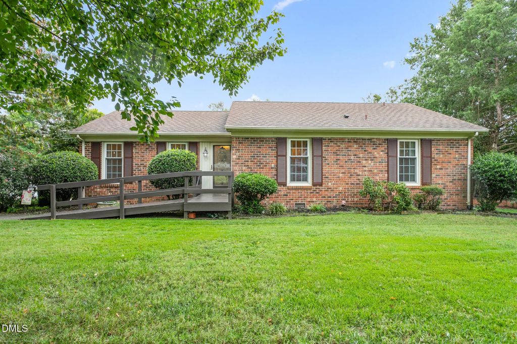 1609 Regency Drive, Burlington