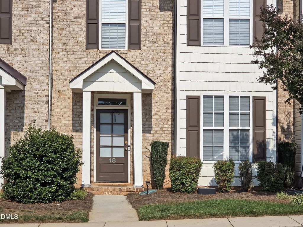 18 Rhododendron Drive, Greensboro